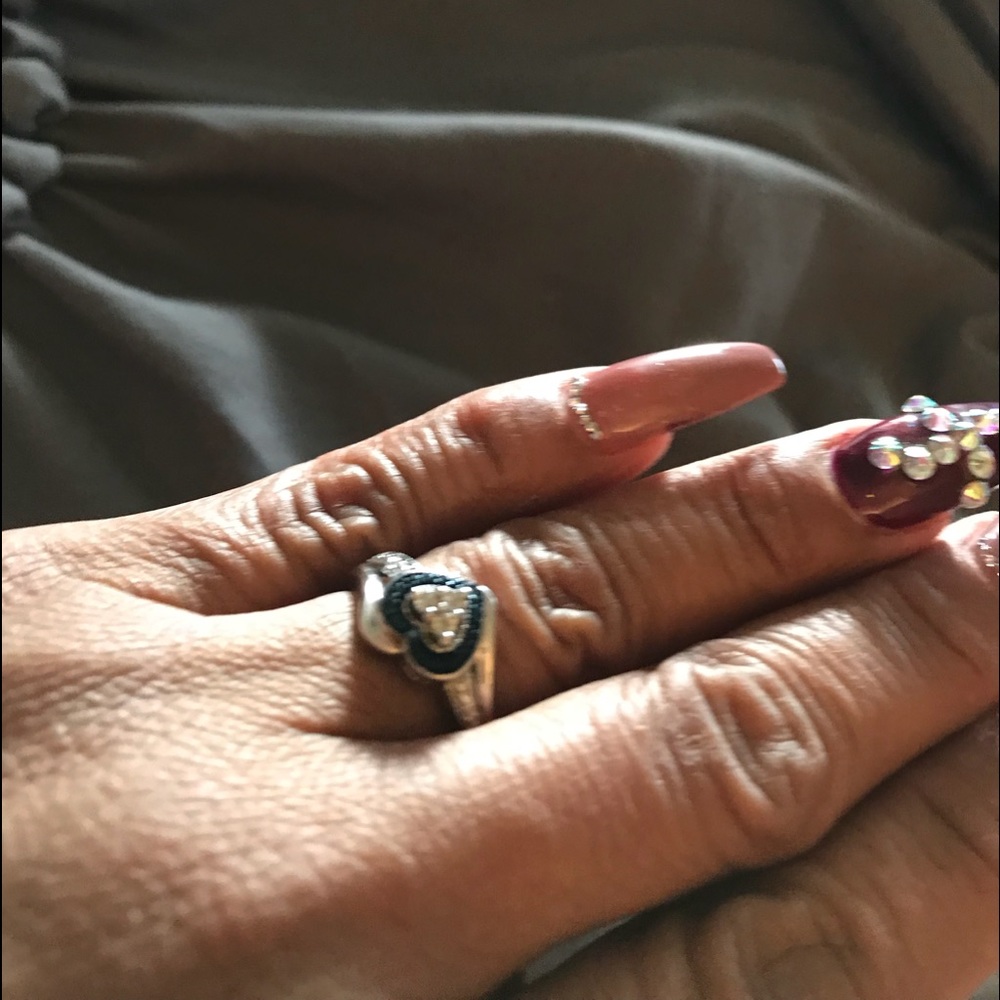 Kay’s ring size 7